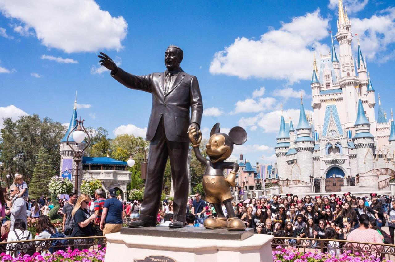 Love N Chic 3 Studios Disneyland 5 Min Шеси Екстериор снимка